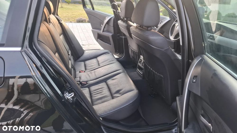 BMW Seria 5 525d - 13