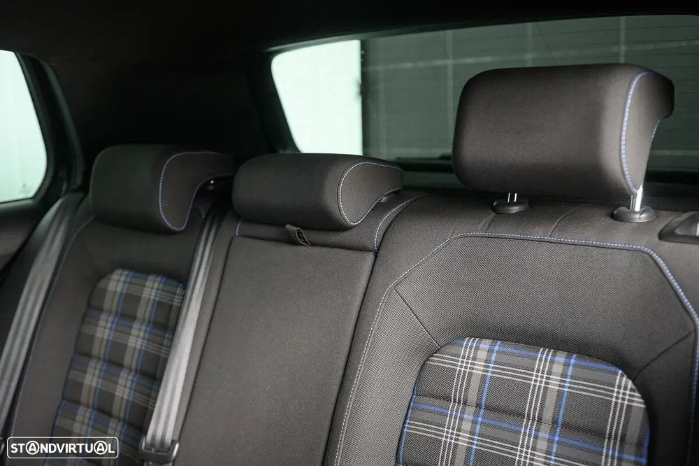 VW Golf 1.4 GTE Plug-In-Hybrid DSG - 28