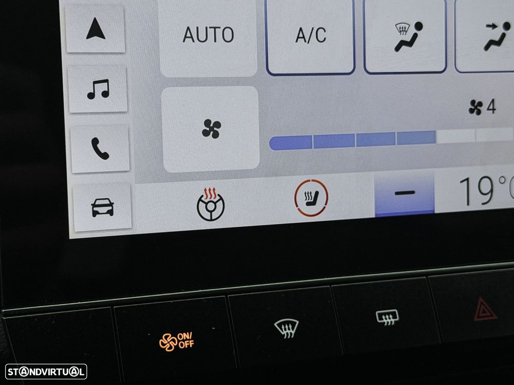 MG MG4 64 kWh Luxury - 23