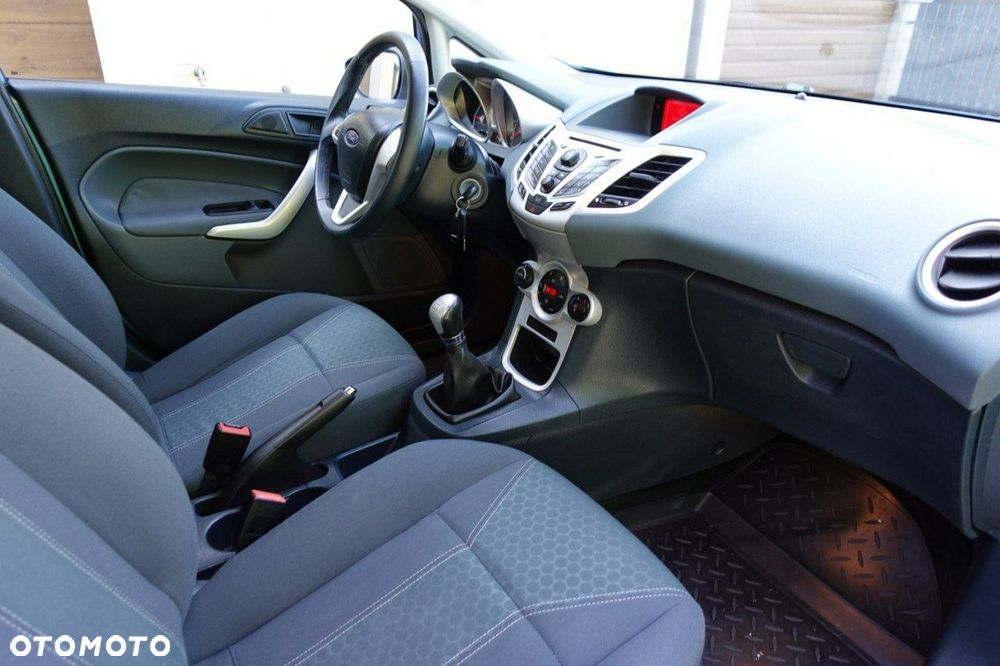Ford Fiesta - 12
