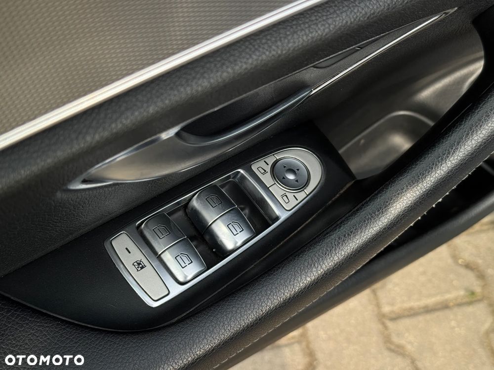 Mercedes-Benz Klasa E 200 d 9G-TRONIC - 14