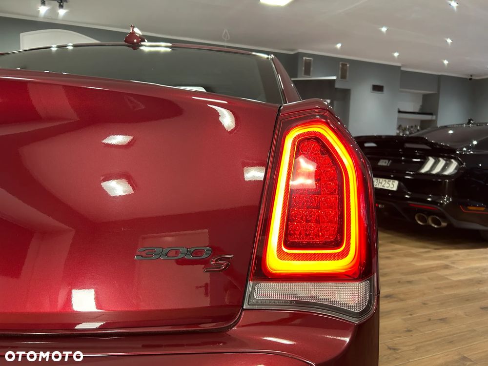 Chrysler 300s - 23