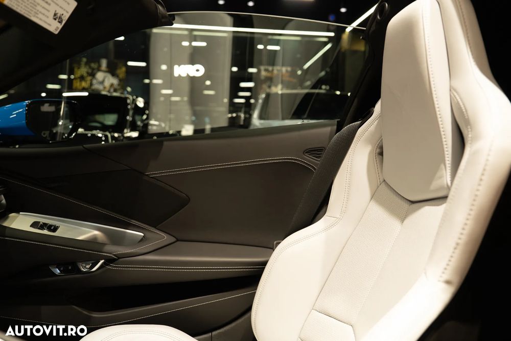 Chevrolet Corvette - 18