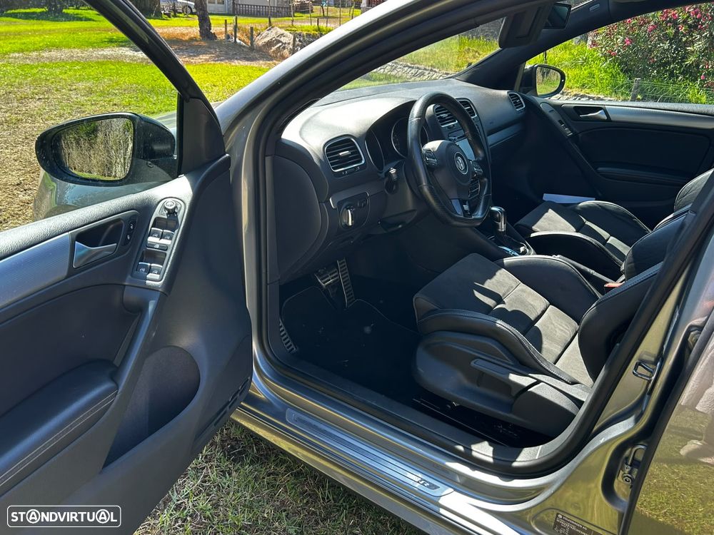 VW Golf R 4Motion (BlueMotion ) DSG - 11