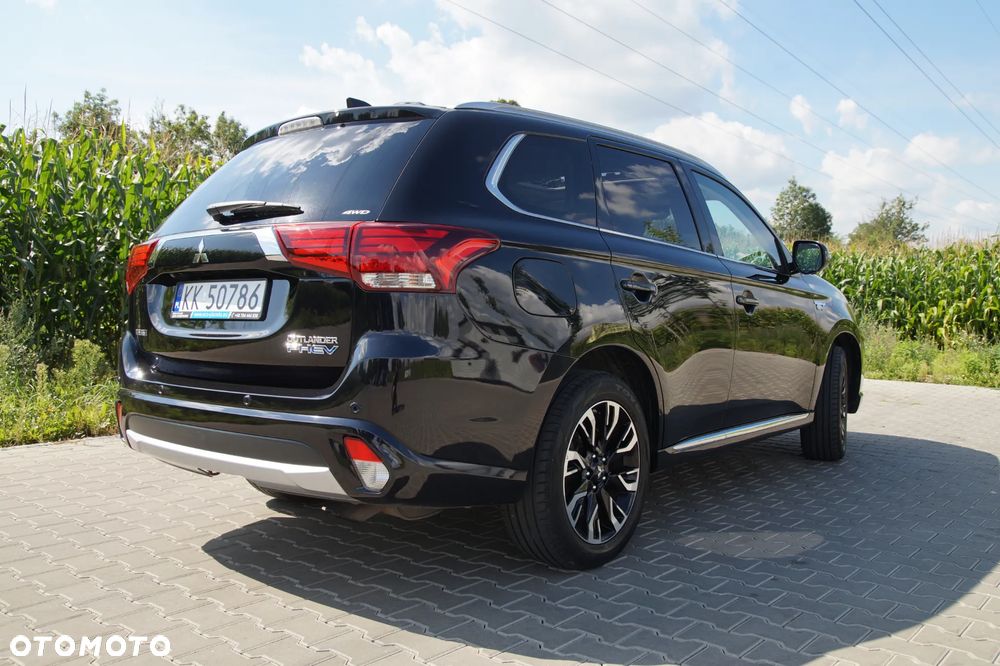Mitsubishi Outlander Instyle NAVI + - 5