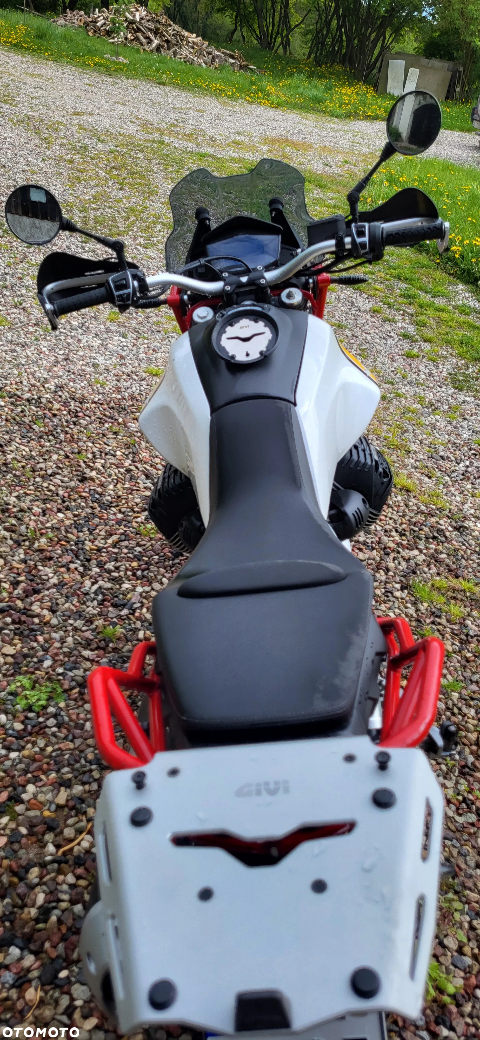 Moto Guzzi V85 - 15