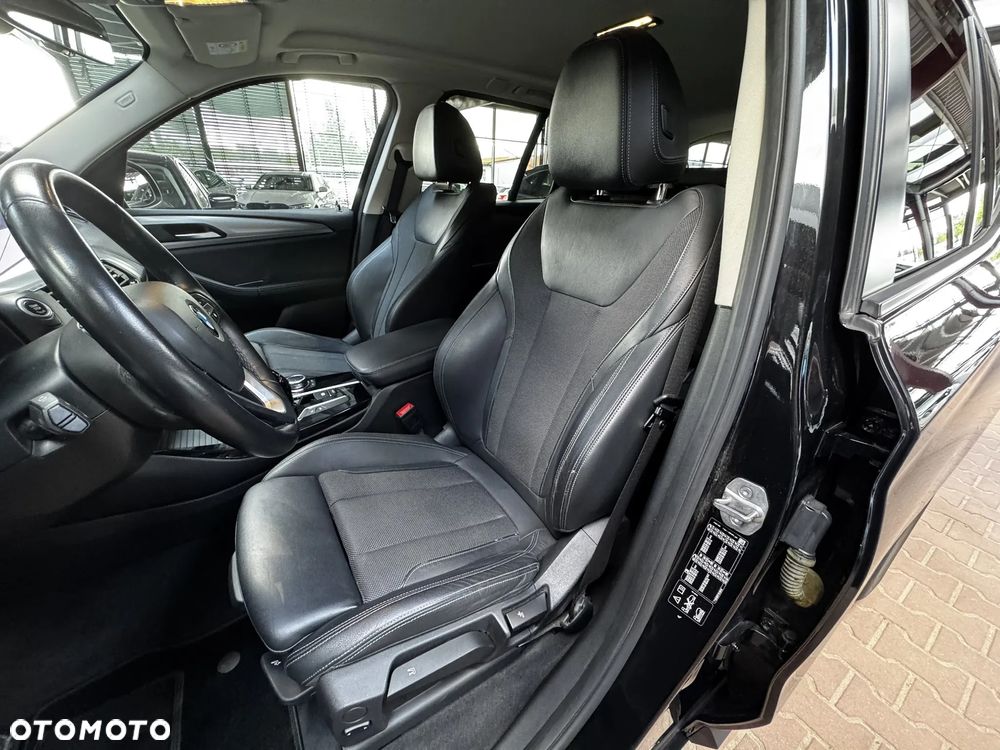 BMW X3 xDrive20d Advantage - 12