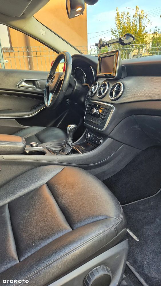 Mercedes-Benz GLA 200 - 8