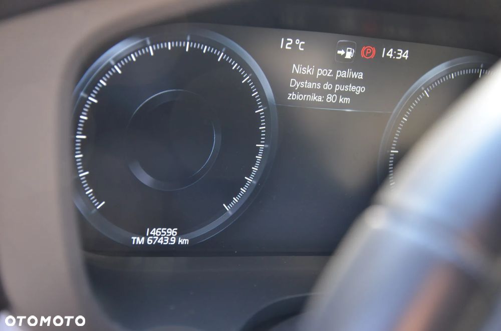 Volvo XC 60 D4 R-Design - 24