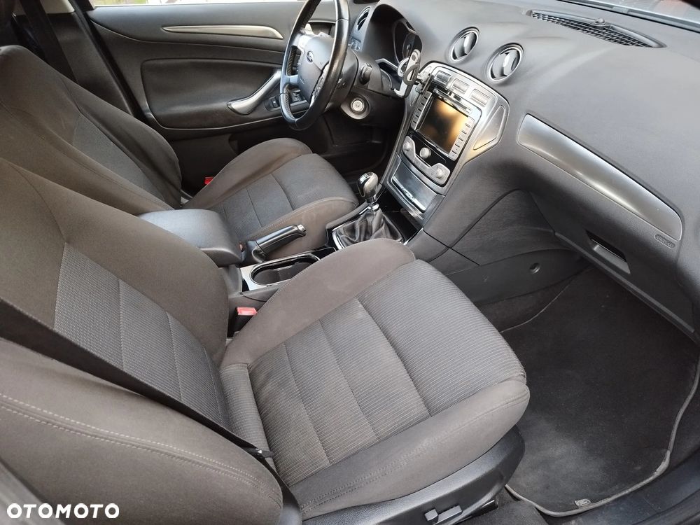 Ford Mondeo 2.0 TDCi Titanium - 12