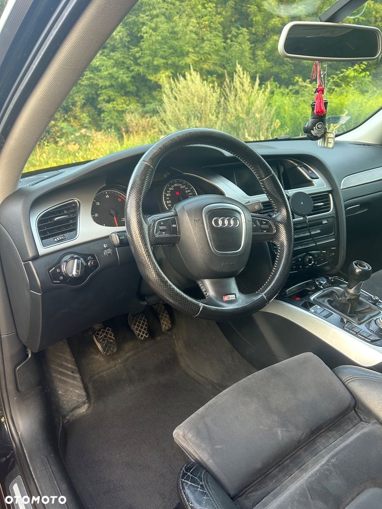 Audi A4 Limousine - 10