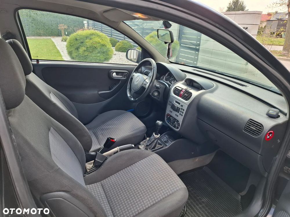 Opel Corsa 1.2 16V - 9