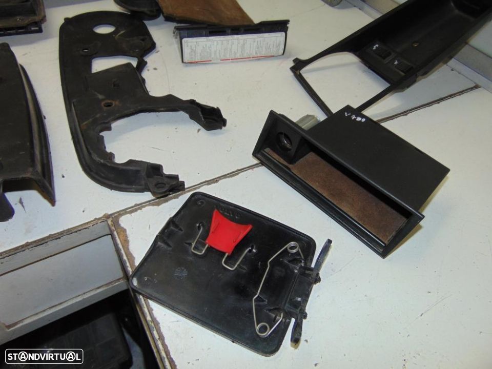 Volvo 780 Turbo coupê Bertone vários plásticos - 5