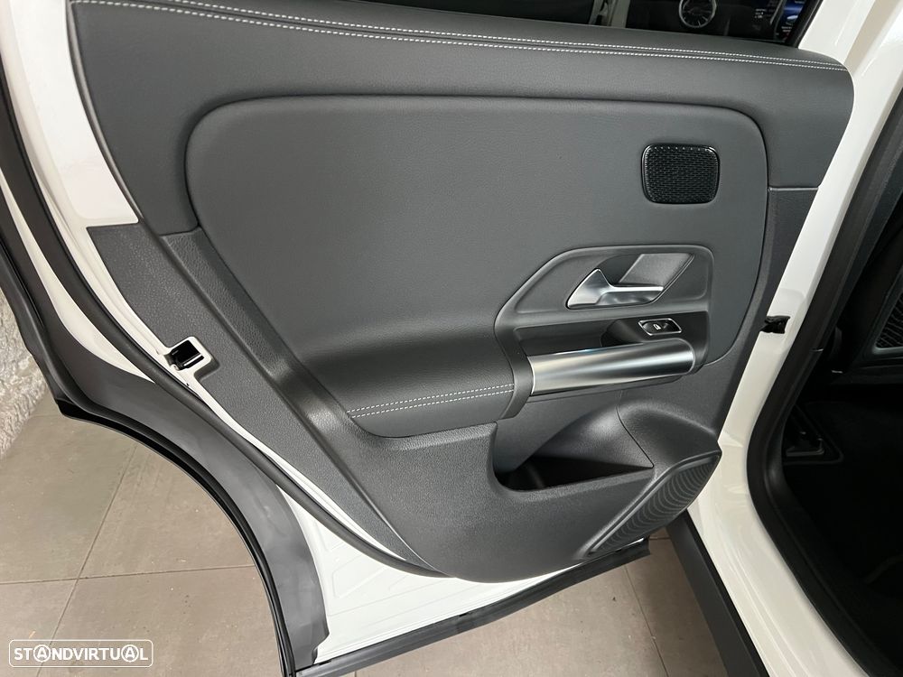 Mercedes-Benz EQA 300 4Matic Progressive - 13