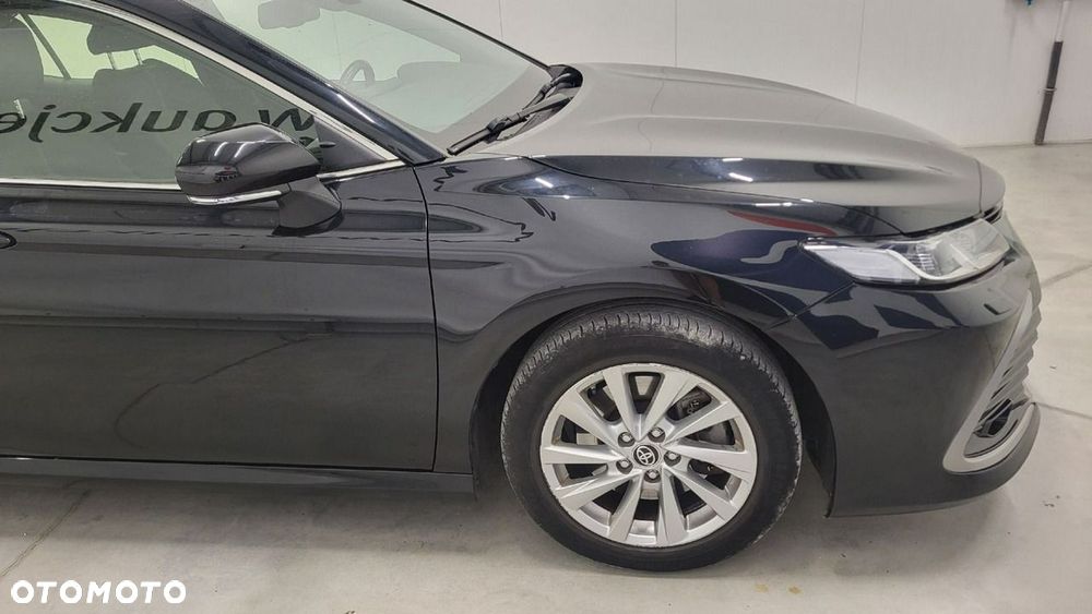 Toyota Camry - 4