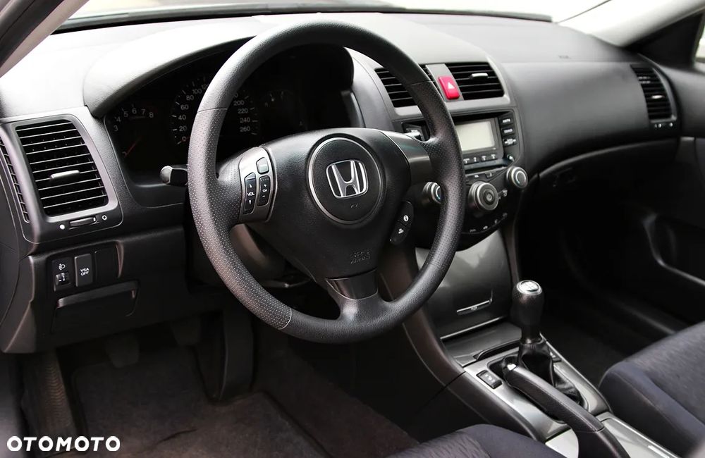 Honda Accord 2.0 Comfort - 14