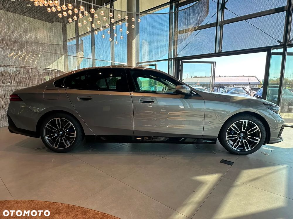 BMW Seria 5 520d xDrive mHEV - 8