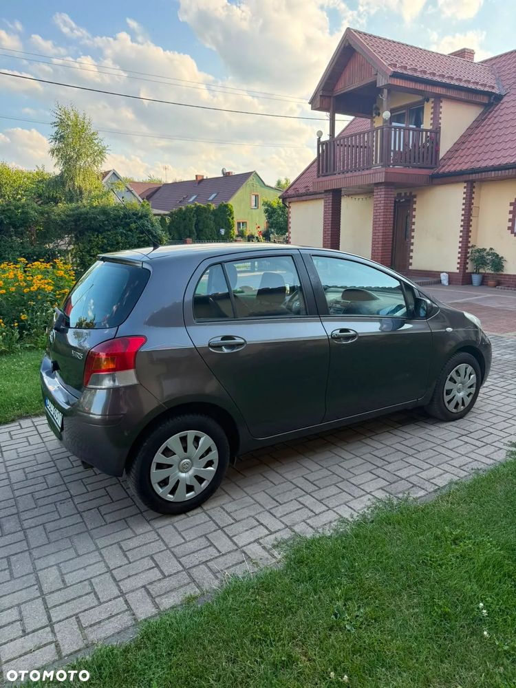Toyota Yaris 1.4 D-4D Prestige - 10