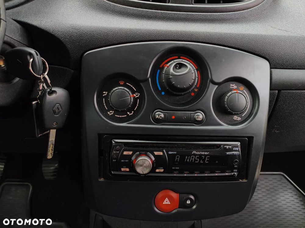 Renault Clio - 12