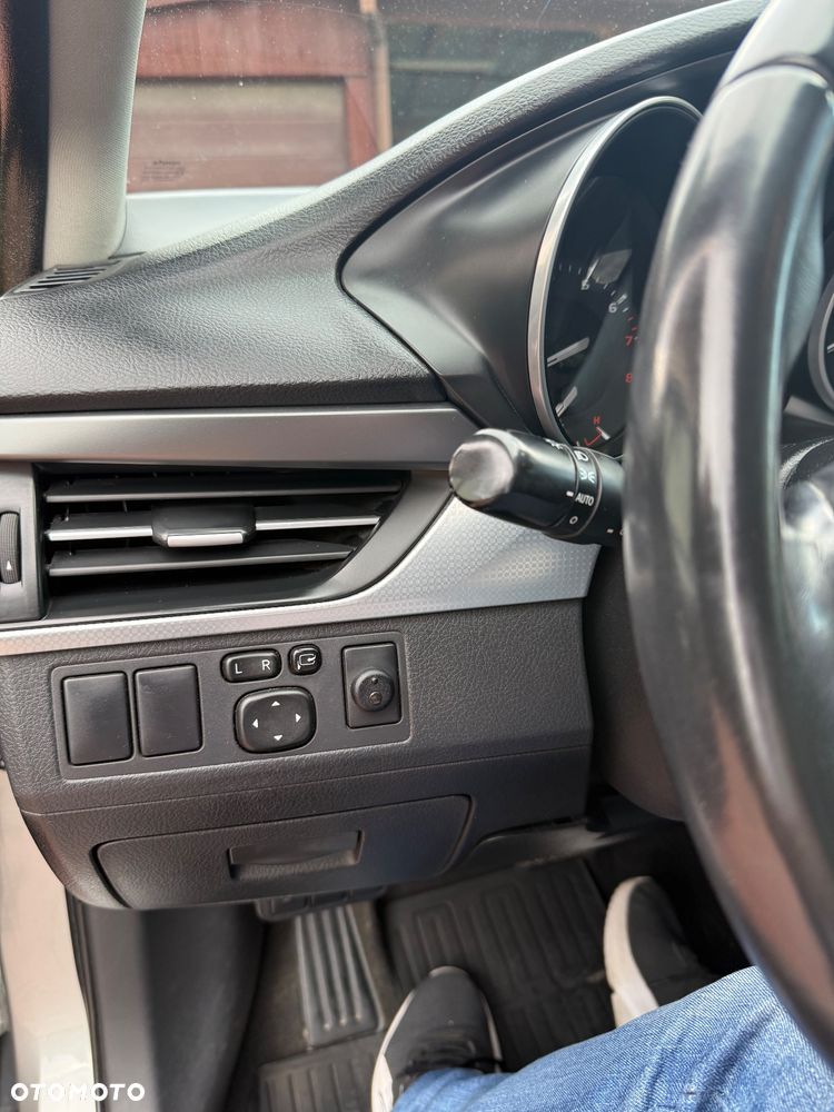 Toyota Avensis 2.0 Prestige MS - 22