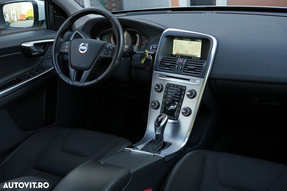 Volvo XC 60 D5 AWD Geartronic Summum - 14