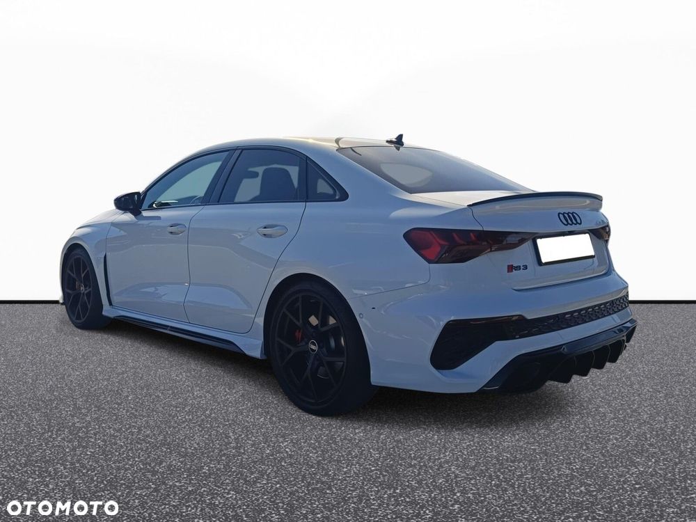 Audi RS3 Limousine - 8
