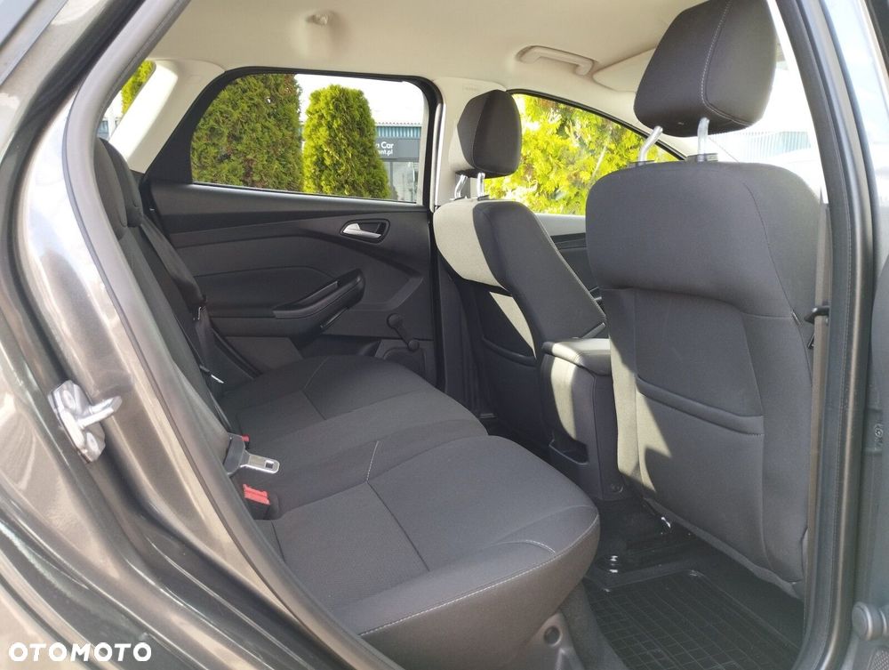 Ford Focus 1.6 Trend Sport - 12