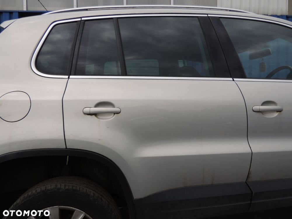 Drzwi prawy tył Volkswagen Tiguan I 5N '11 - 1