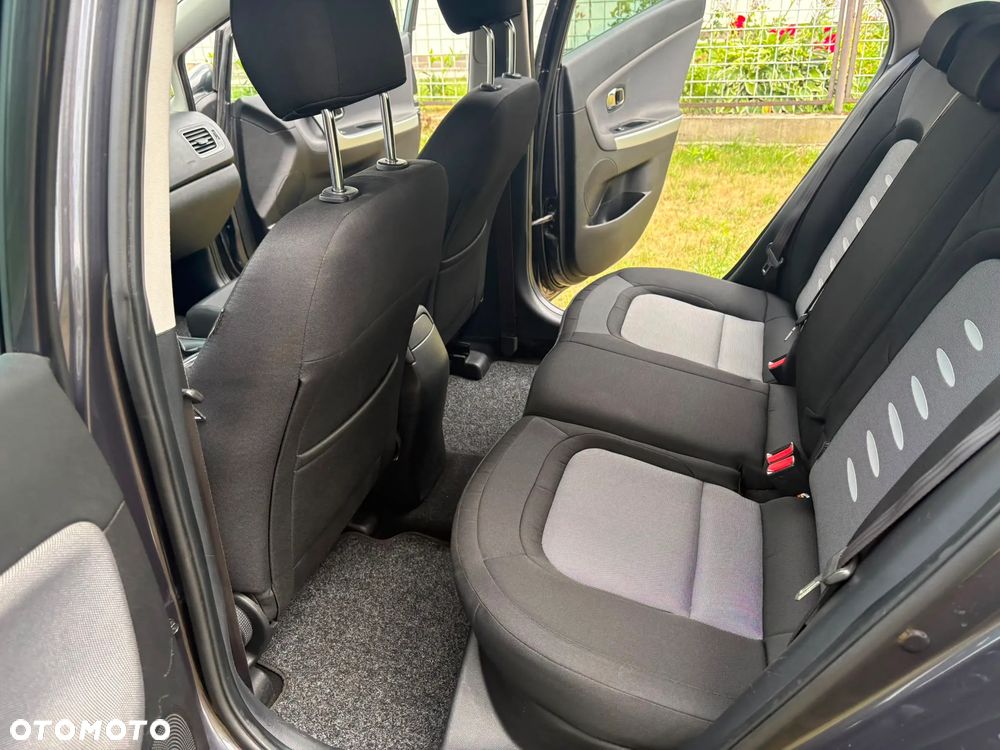 Kia Ceed 1.6 CRDi 128 Vision - 14
