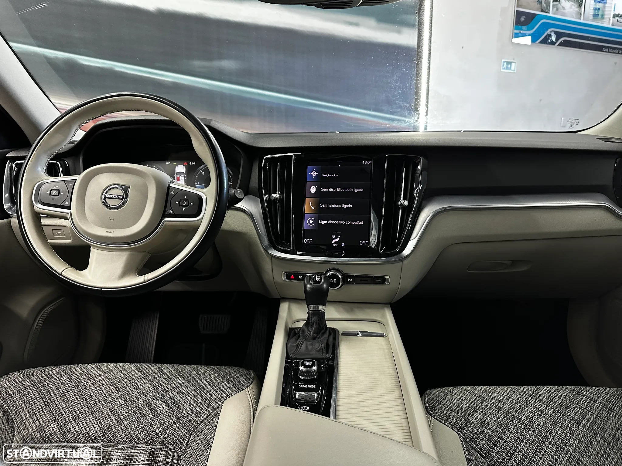 Volvo V60 2.0 D4 Momentum Geartronic - 13