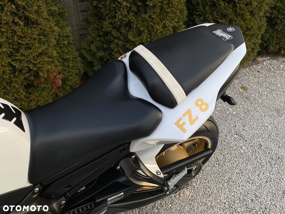 Yamaha FZ8 - 17