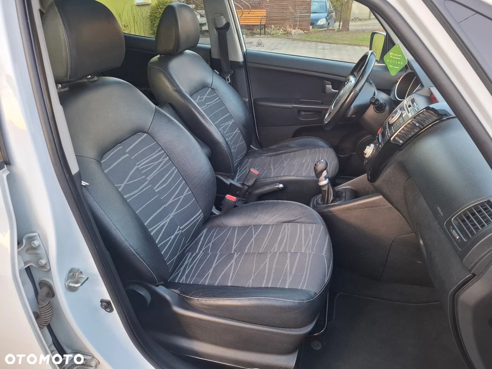 Kia Venga - 18