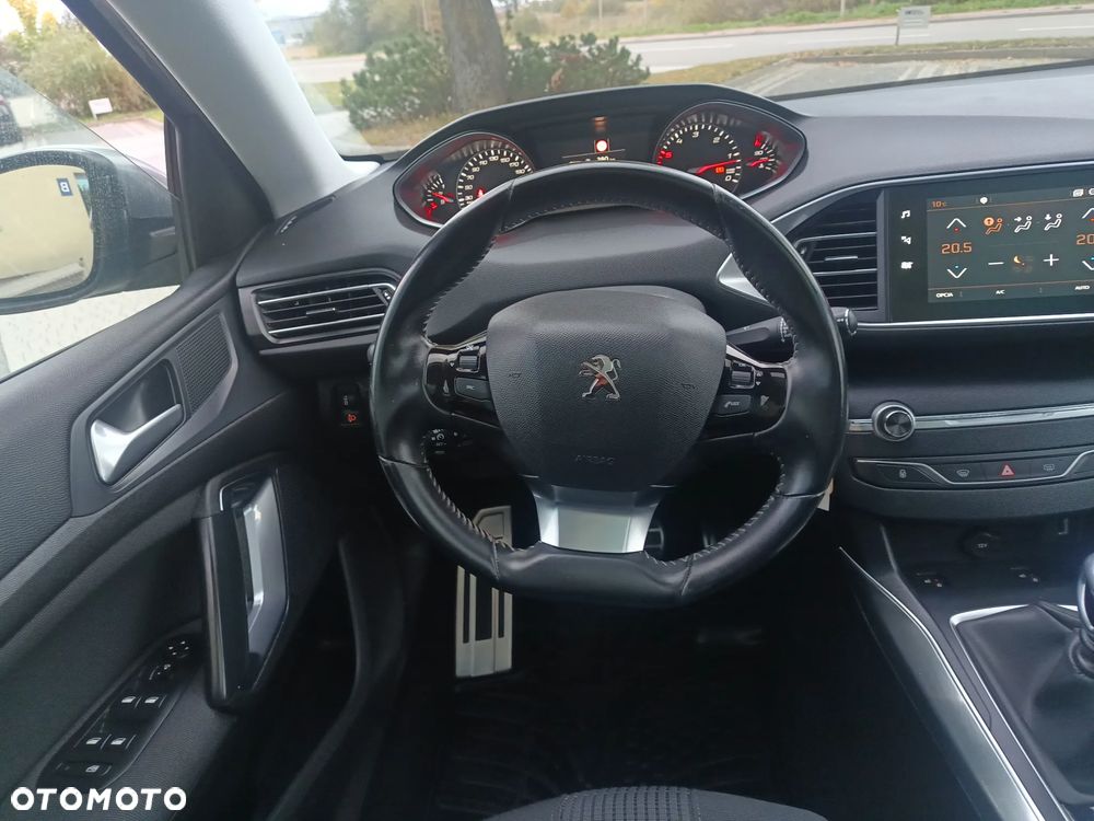 Peugeot 308 BlueHDi 130 Allure - 11