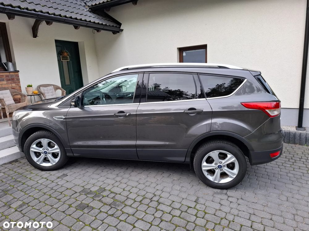Ford Kuga 2.0 TDCi 2x4 Titanium - 36