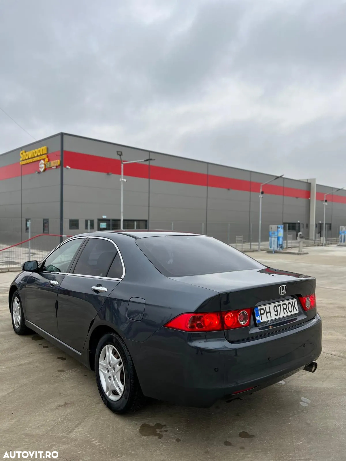 Honda Accord 2.0 i 4 Door - 4