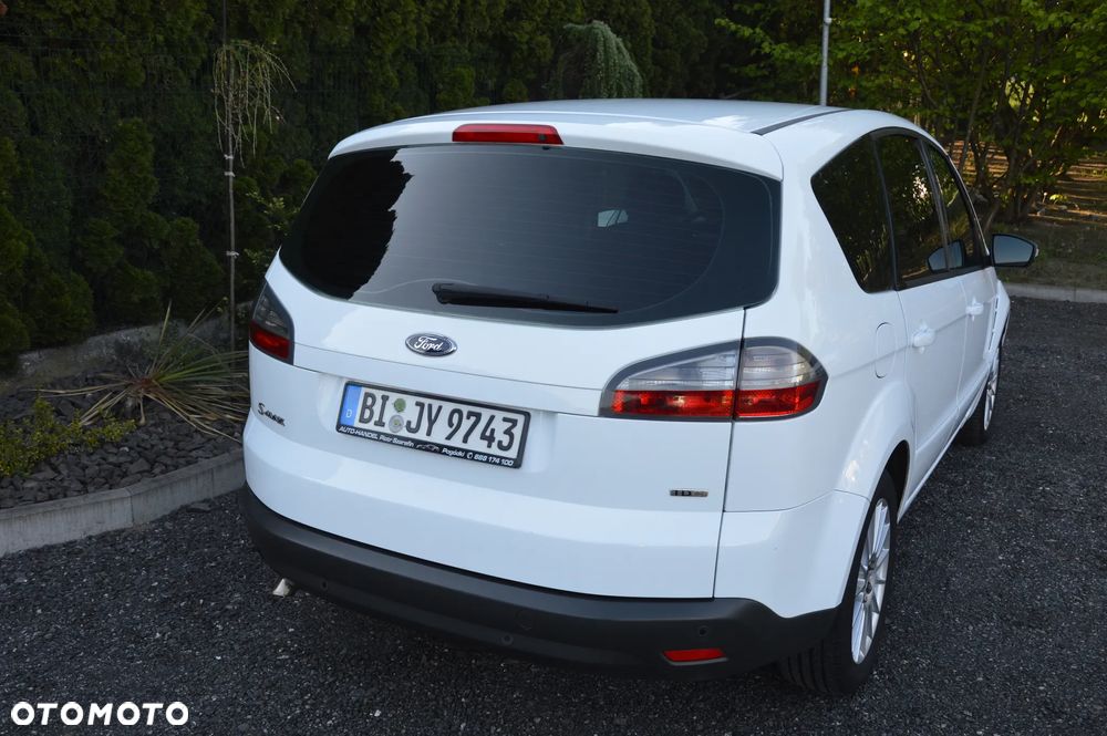 Ford S-Max - 17