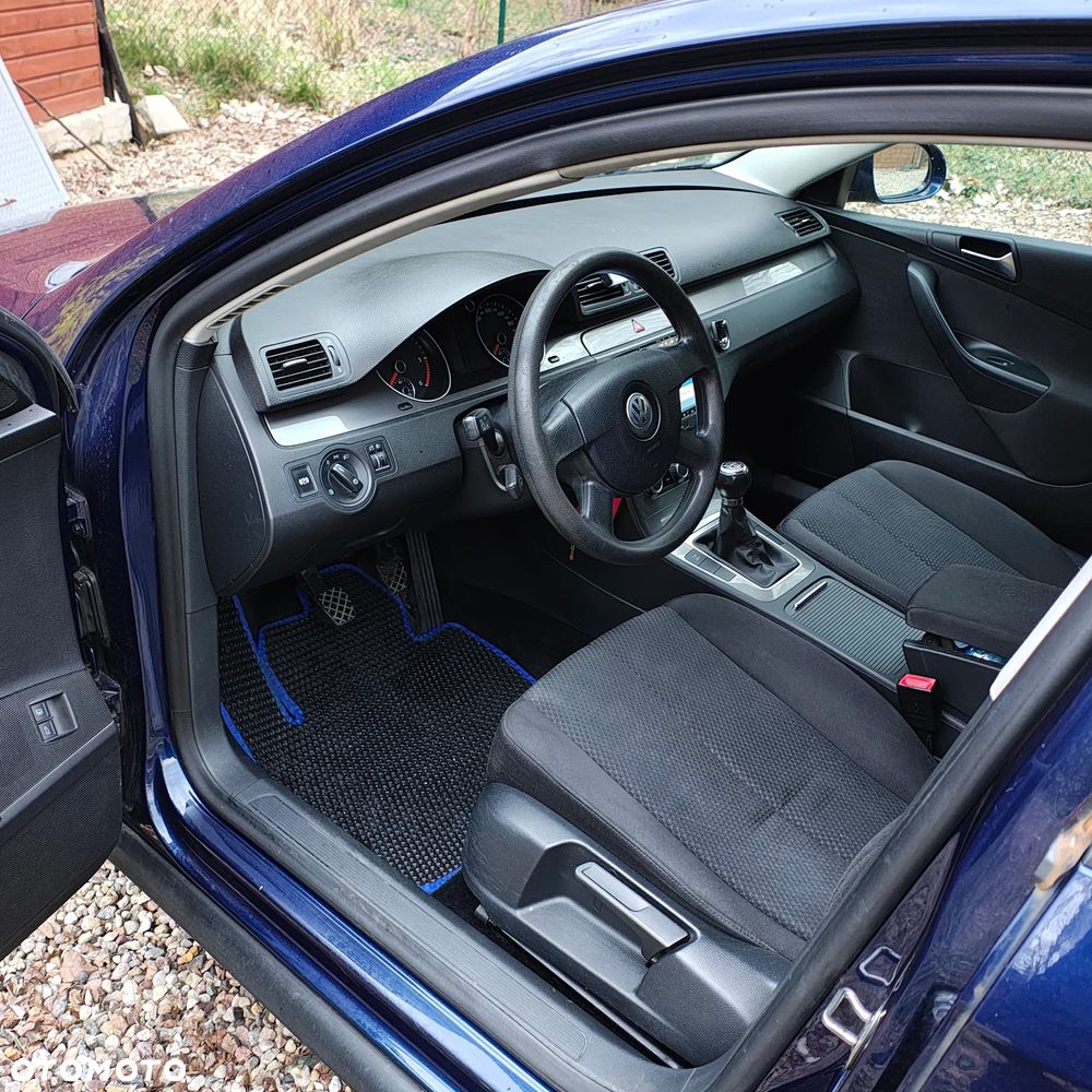 Volkswagen Passat 2.0 TDI DPF Trendline - 4