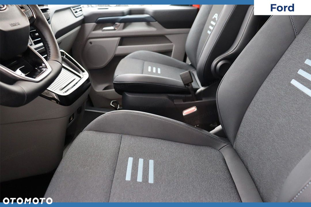 Ford Tourneo Custom - 10