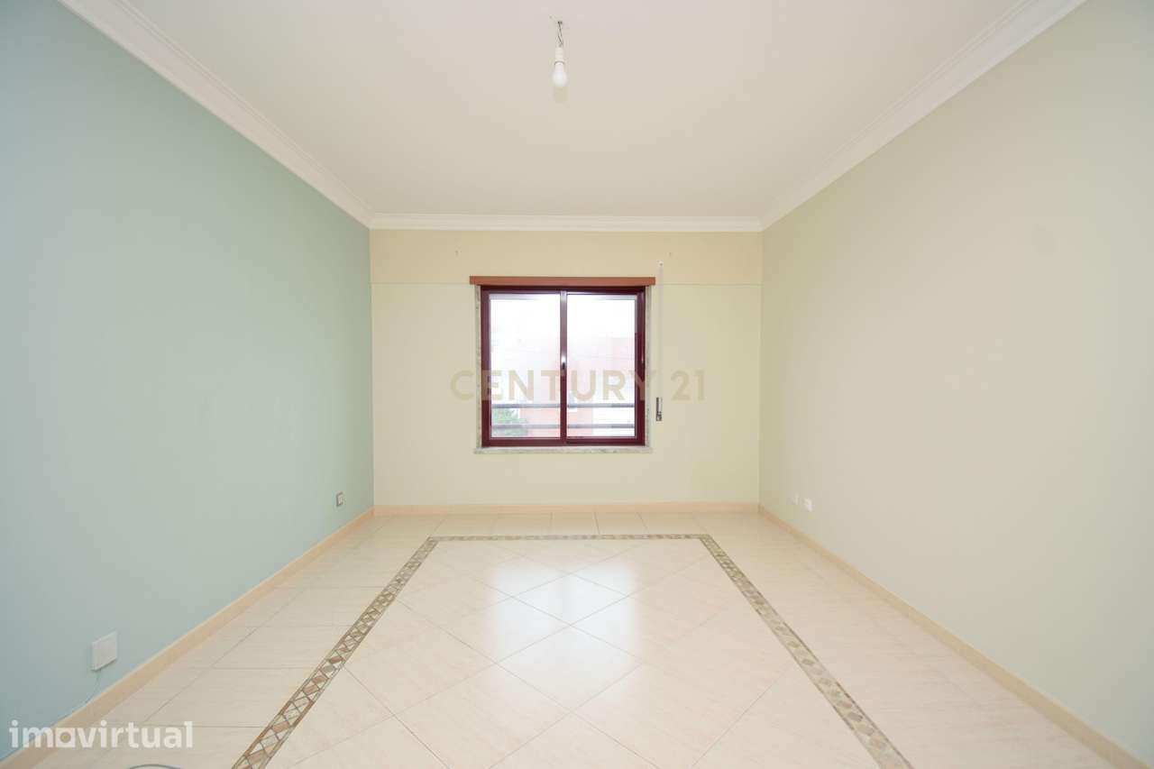 Apartamento T2 | Parqueamento e Arrecadação | Casal da Carochia, Ramad - Grande imagem: 3/23
