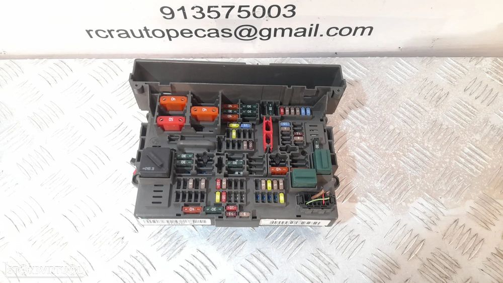 CAIXA FUSIVEIS FICHAS RELE BMW SERIE 1 E87 61149119446 9119446 SERIE 1 E81 E82 COUPE E88 CABRIO X1 E84 SERIE 3 E90 E91 E92 COUPE E93 CABRIO X3 F25 Z4 E89 TAMPA CAIXA FUSIVEIS PAINEL COMANDO CONTROLO - 5