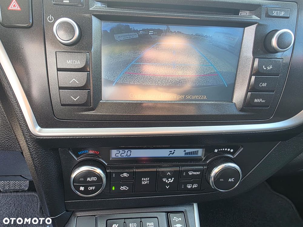 Toyota Auris 1.8 HSD Luna - 24
