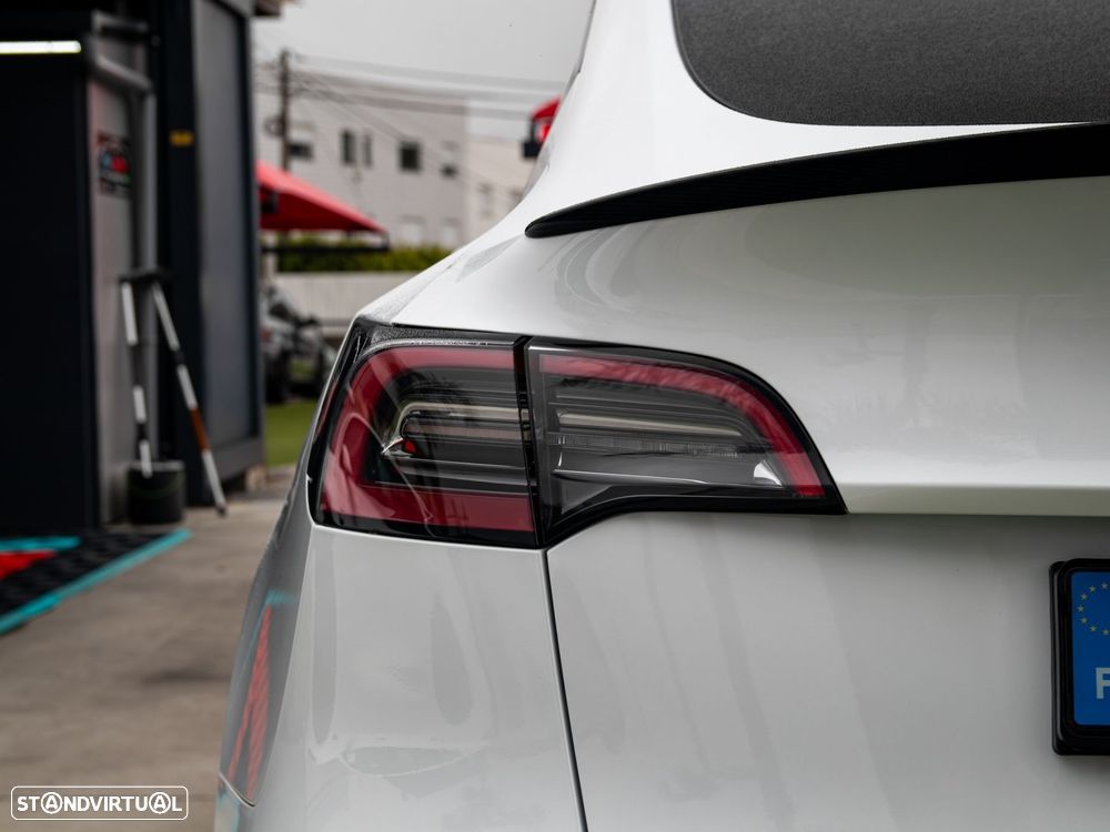 Tesla Model Y Performance Tração Integral - 11
