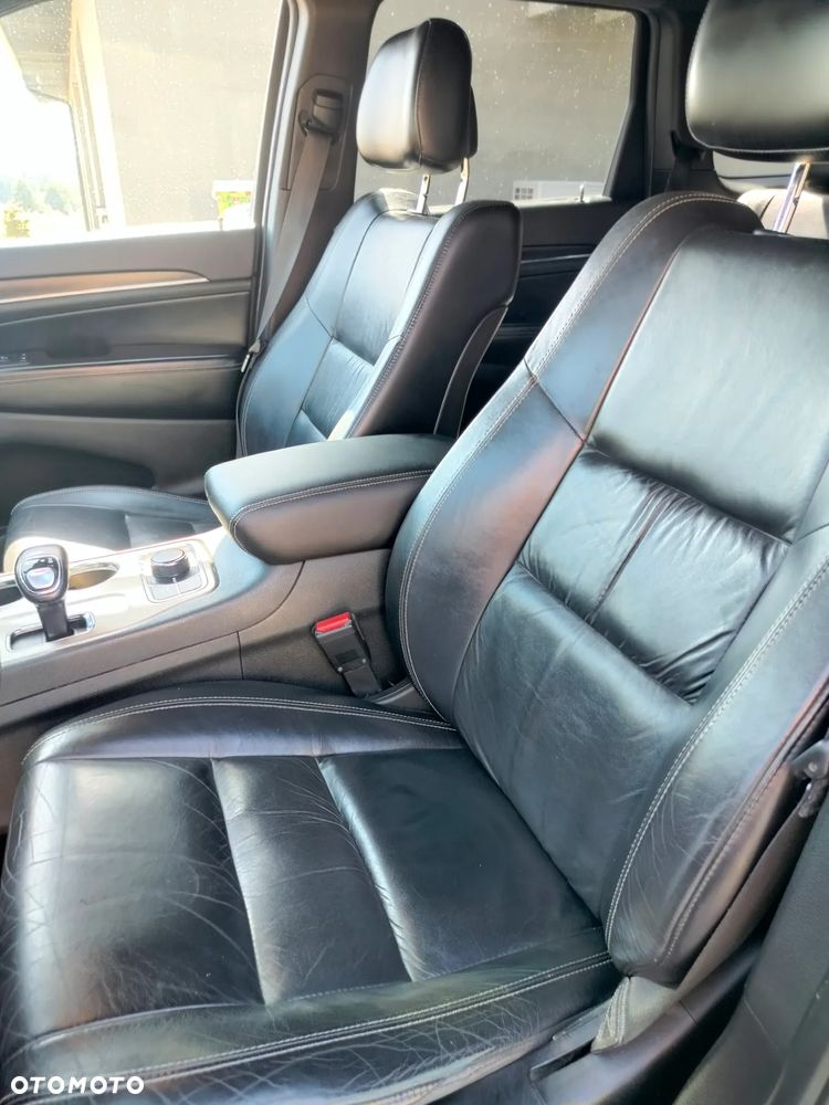 Jeep Grand Cherokee - 12