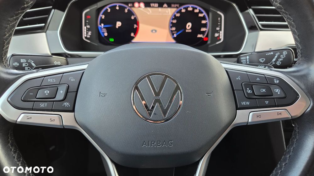 Volkswagen Passat - 17