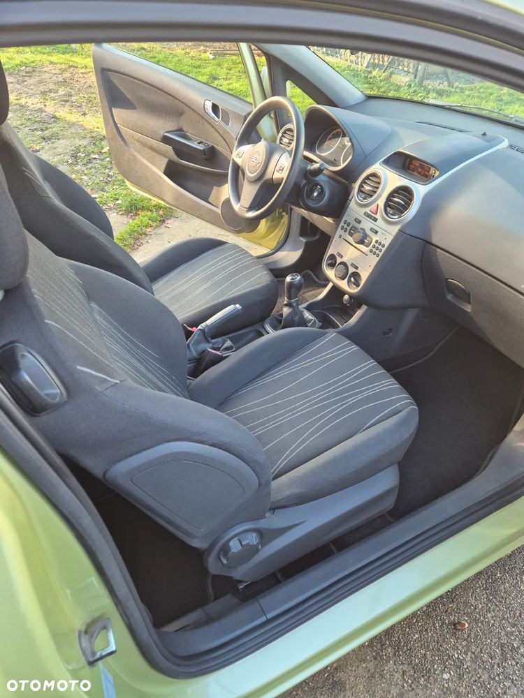 Opel Corsa - 11