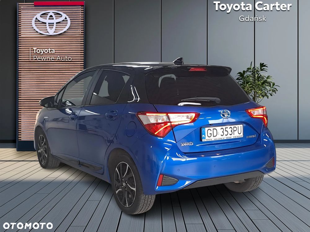 Toyota Yaris Hybrid 100 Selection Passion - 3