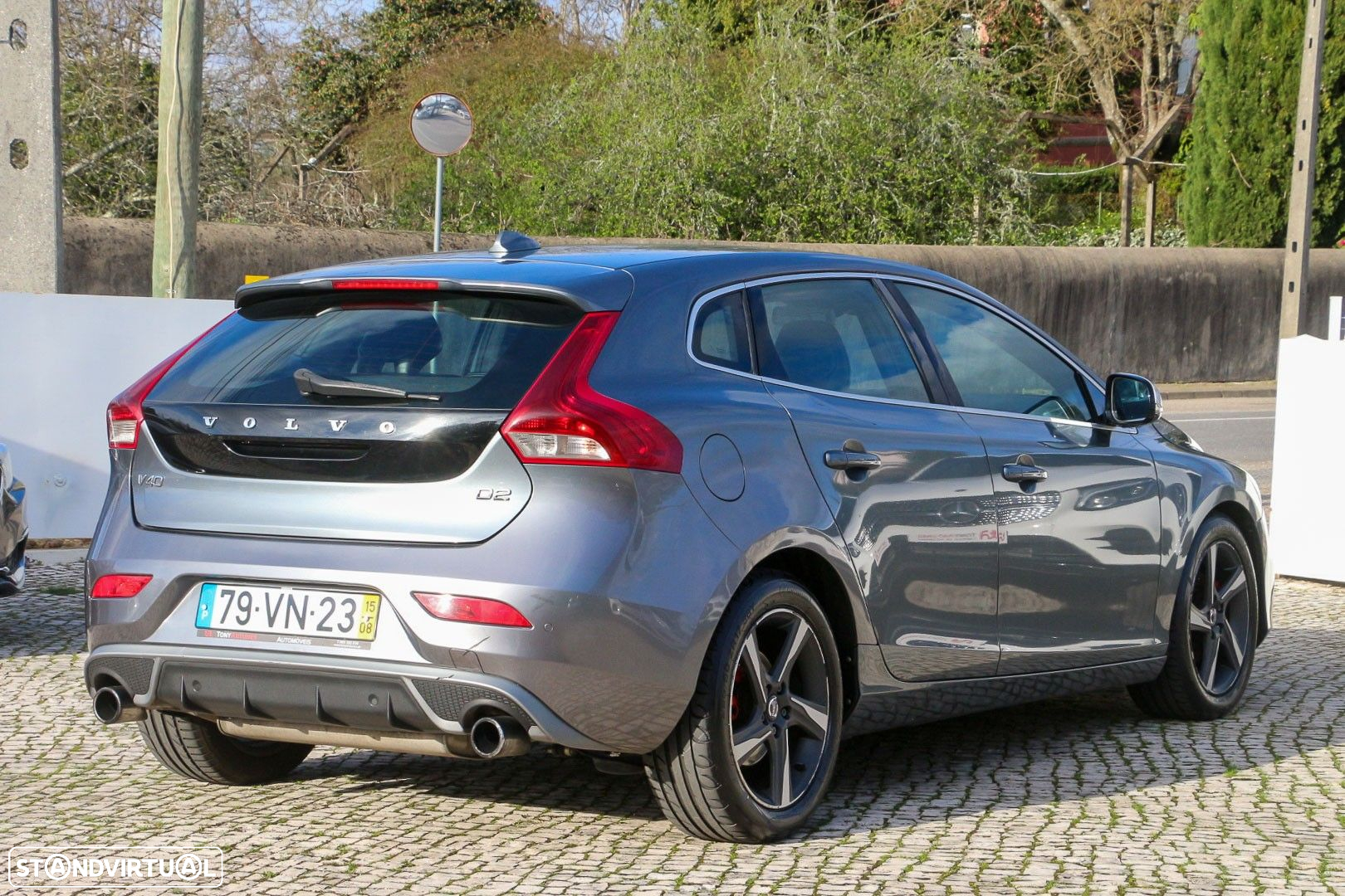Volvo V40 1.6 D2 Eco R-Design - 3