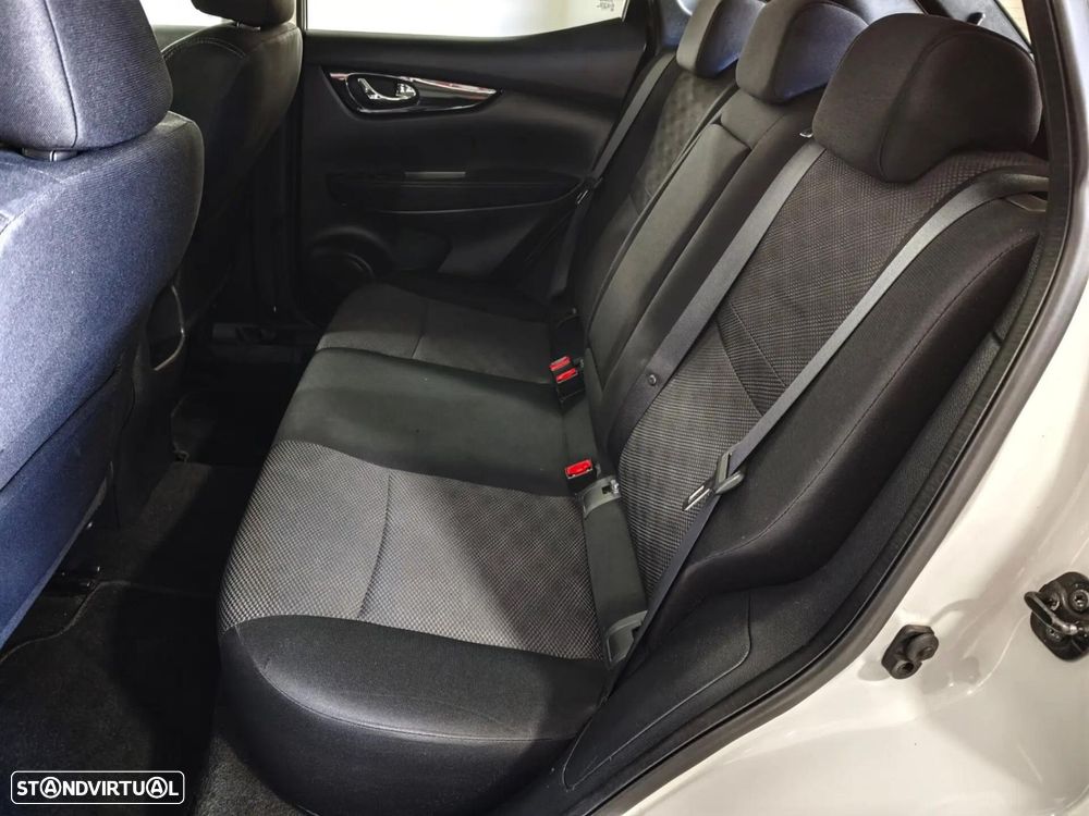 Nissan Qashqai 1.5 dCi N-Connecta - 23