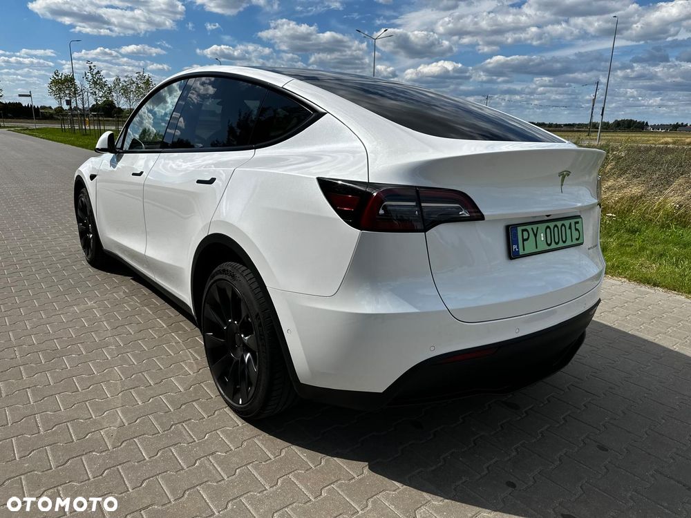 Tesla Model Y Long Range AWD - 3