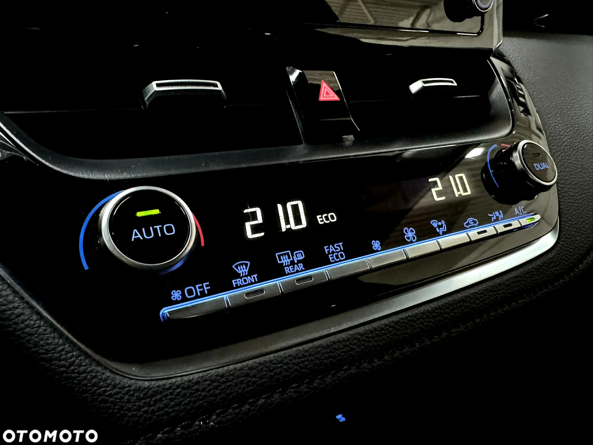 Toyota Corolla 1.8 Hybrid GPF Comfort - 27